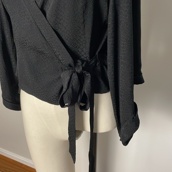 BALENCIAGA PARIS Black Silk Kimono Sleeve Top. 36. - Picture 14 of 16